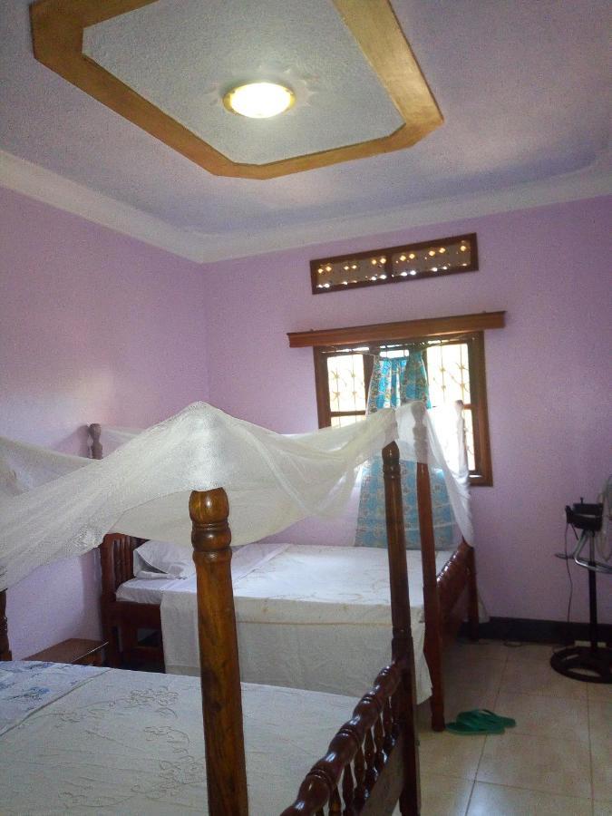 Pross Residence Masindi Exterior photo